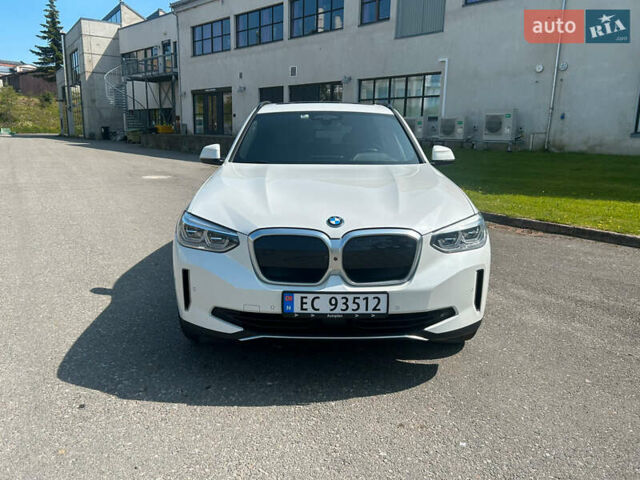 Белый БМВ iX3, объемом двигателя 0 л и пробегом 111 тыс. км за 32500 $, фото 13 на Automoto.ua