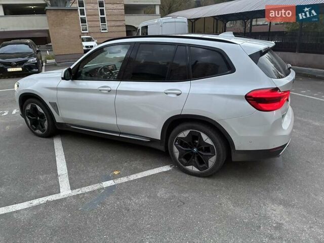 Белый БМВ iX3, объемом двигателя 0 л и пробегом 154 тыс. км за 28900 $, фото 8 на Automoto.ua