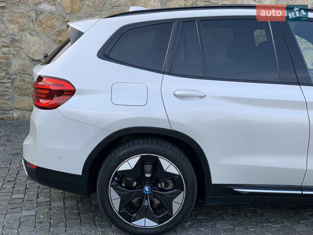 Белый БМВ iX3, объемом двигателя 0 л и пробегом 179 тыс. км за 27500 $, фото 13 на Automoto.ua