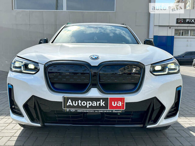 Белый БМВ iX3, объемом двигателя 0 л и пробегом 3 тыс. км за 68069 $, фото 1 на Automoto.ua