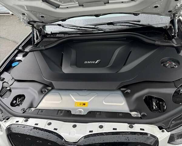 Белый БМВ iX3, объемом двигателя 0 л и пробегом 5 тыс. км за 42000 $, фото 20 на Automoto.ua