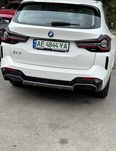 Белый БМВ iX3, объемом двигателя 0 л и пробегом 5 тыс. км за 42000 $, фото 1 на Automoto.ua