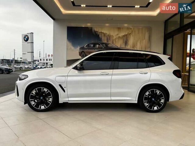 Белый БМВ iX3, объемом двигателя 0 л и пробегом 9 тыс. км за 34200 $, фото 3 на Automoto.ua