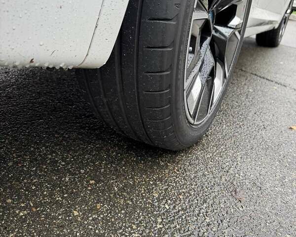 Белый БМВ iX3, объемом двигателя 0 л и пробегом 5 тыс. км за 42000 $, фото 10 на Automoto.ua