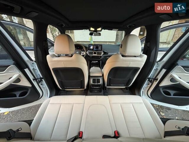 Белый БМВ iX3, объемом двигателя 0 л и пробегом 1 тыс. км за 50500 $, фото 49 на Automoto.ua