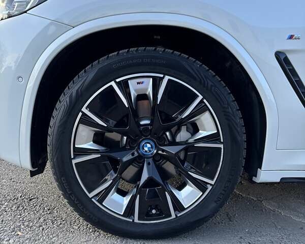 Белый БМВ iX3, объемом двигателя 0 л и пробегом 1 тыс. км за 50500 $, фото 28 на Automoto.ua