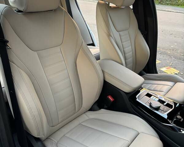 Белый БМВ iX3, объемом двигателя 0 л и пробегом 1 тыс. км за 50500 $, фото 46 на Automoto.ua