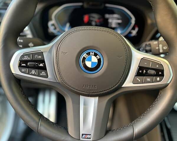 Белый БМВ iX3, объемом двигателя 0 л и пробегом 1 тыс. км за 50500 $, фото 43 на Automoto.ua