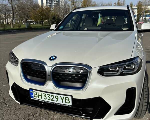 Белый БМВ iX3, объемом двигателя 0 л и пробегом 1 тыс. км за 50500 $, фото 6 на Automoto.ua