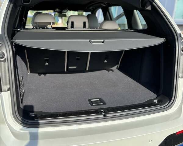 Белый БМВ iX3, объемом двигателя 0 л и пробегом 1 тыс. км за 50500 $, фото 30 на Automoto.ua