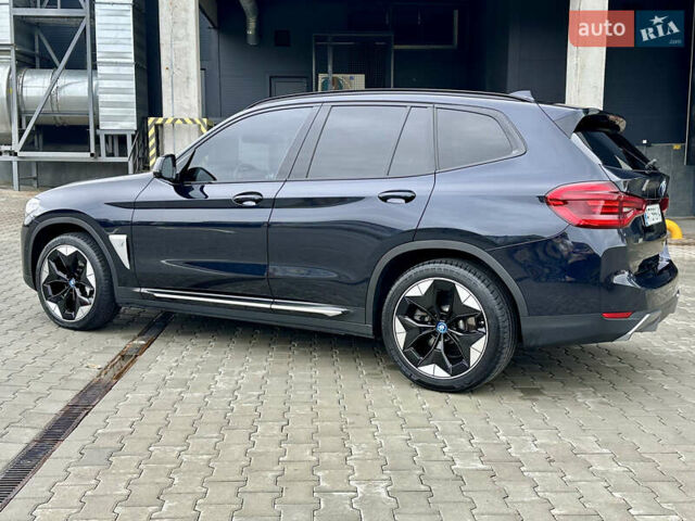 Черный БМВ iX3, объемом двигателя 0 л и пробегом 68 тыс. км за 32900 $, фото 6 на Automoto.ua