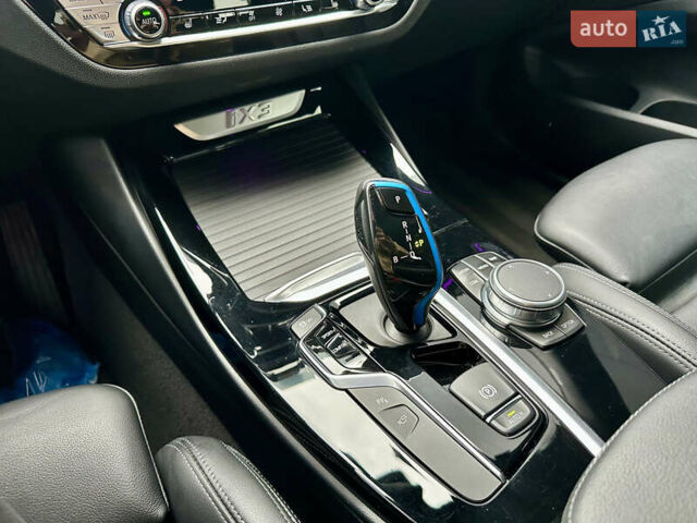Черный БМВ iX3, объемом двигателя 0 л и пробегом 68 тыс. км за 32900 $, фото 15 на Automoto.ua