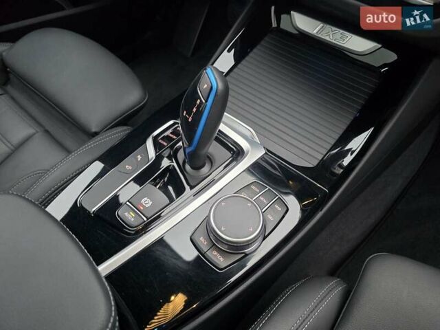 Черный БМВ iX3, объемом двигателя 0 л и пробегом 79 тыс. км за 34999 $, фото 95 на Automoto.ua