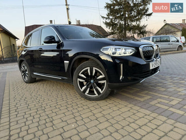 Черный БМВ iX3, объемом двигателя 0 л и пробегом 116 тыс. км за 35300 $, фото 2 на Automoto.ua