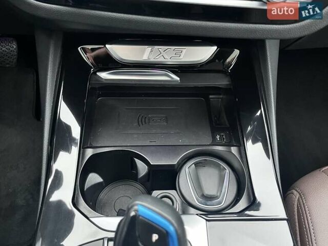 Чорний БМВ iX3, об'ємом двигуна 0 л та пробігом 97 тис. км за 31700 $, фото 63 на Automoto.ua