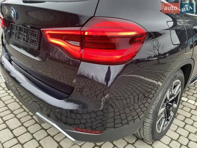 Чорний БМВ iX3, об'ємом двигуна 0 л та пробігом 97 тис. км за 31700 $, фото 66 на Automoto.ua