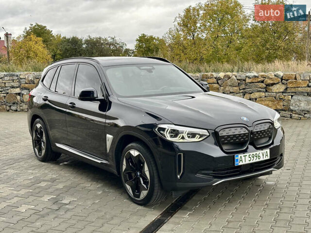 Черный БМВ iX3, объемом двигателя 0 л и пробегом 68 тыс. км за 32900 $, фото 2 на Automoto.ua