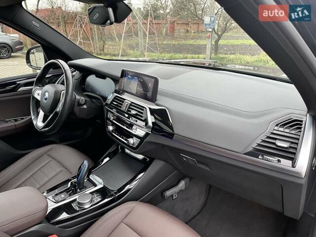 Чорний БМВ iX3, об'ємом двигуна 0 л та пробігом 97 тис. км за 31700 $, фото 32 на Automoto.ua