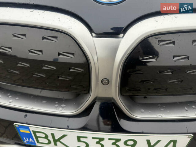 Черный БМВ iX3, объемом двигателя 0 л и пробегом 139 тыс. км за 35200 $, фото 11 на Automoto.ua