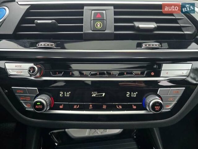 Черный БМВ iX3, объемом двигателя 0 л и пробегом 79 тыс. км за 34999 $, фото 109 на Automoto.ua
