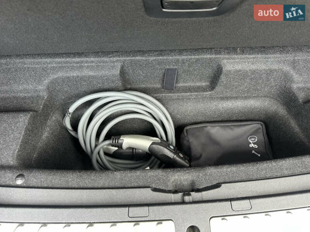 Черный БМВ iX3, объемом двигателя 0 л и пробегом 154 тыс. км за 29900 $, фото 7 на Automoto.ua