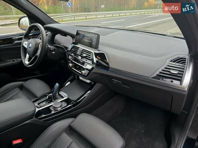 Черный БМВ iX3, объемом двигателя 0 л и пробегом 79 тыс. км за 34999 $, фото 92 на Automoto.ua