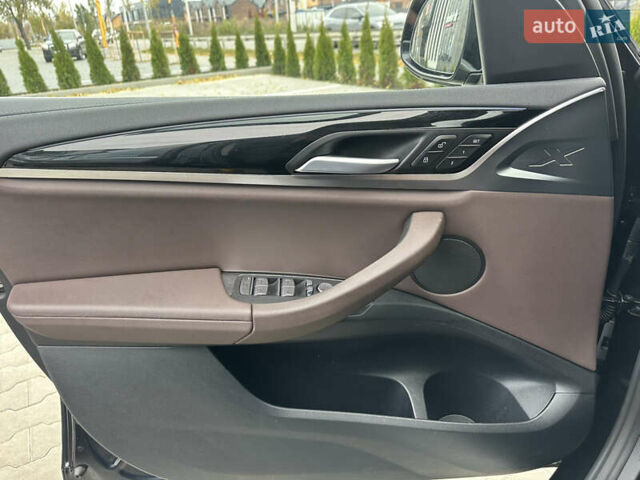 Черный БМВ iX3, объемом двигателя 0 л и пробегом 154 тыс. км за 29900 $, фото 17 на Automoto.ua