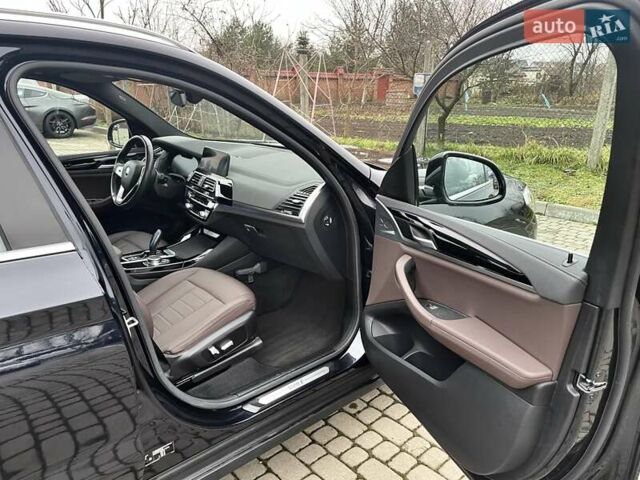 Чорний БМВ iX3, об'ємом двигуна 0 л та пробігом 97 тис. км за 31700 $, фото 29 на Automoto.ua