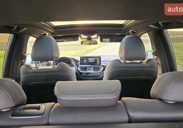 Черный БМВ iX3, объемом двигателя 0 л и пробегом 50 тыс. км за 41850 $, фото 47 на Automoto.ua