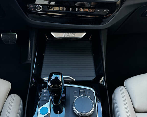 Черный БМВ iX3, объемом двигателя 0 л и пробегом 11 тыс. км за 42500 $, фото 8 на Automoto.ua