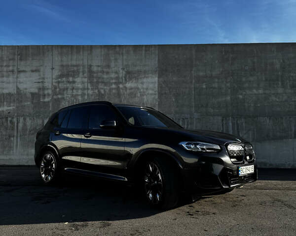 Черный БМВ iX3, объемом двигателя 0 л и пробегом 11 тыс. км за 42500 $, фото 4 на Automoto.ua