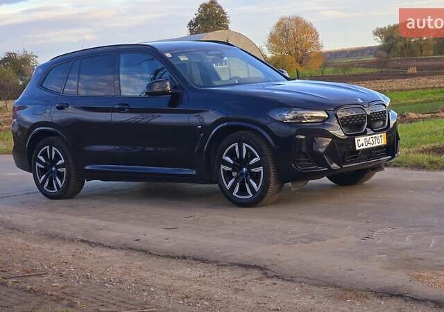 Черный БМВ iX3, объемом двигателя 0 л и пробегом 50 тыс. км за 41850 $, фото 9 на Automoto.ua