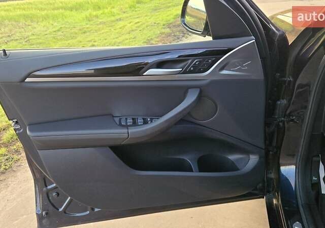 Черный БМВ iX3, объемом двигателя 0 л и пробегом 50 тыс. км за 41850 $, фото 26 на Automoto.ua