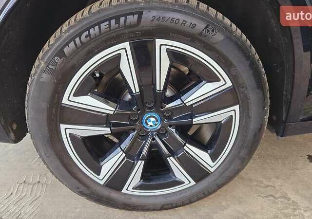 Черный БМВ iX3, объемом двигателя 0 л и пробегом 50 тыс. км за 41850 $, фото 39 на Automoto.ua