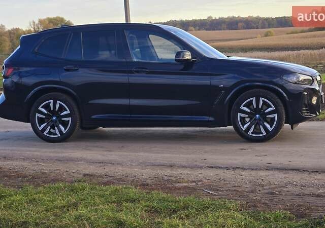Черный БМВ iX3, объемом двигателя 0 л и пробегом 50 тыс. км за 41850 $, фото 8 на Automoto.ua