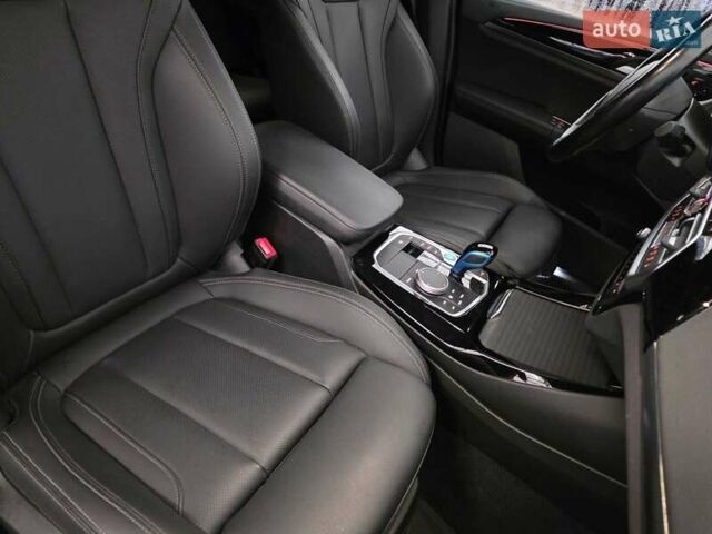 Черный БМВ iX3, объемом двигателя 0 л и пробегом 64 тыс. км за 42850 $, фото 4 на Automoto.ua