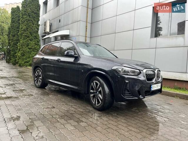 Черный БМВ iX3, объемом двигателя 0 л и пробегом 60 тыс. км за 32000 $, фото 5 на Automoto.ua