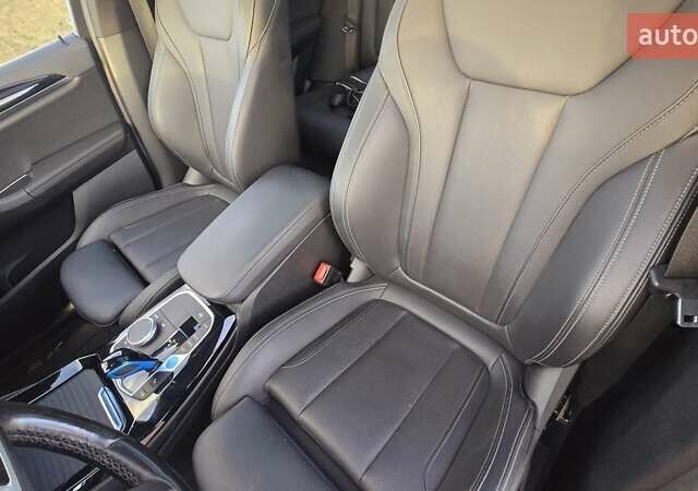 Черный БМВ iX3, объемом двигателя 0 л и пробегом 50 тыс. км за 41850 $, фото 23 на Automoto.ua