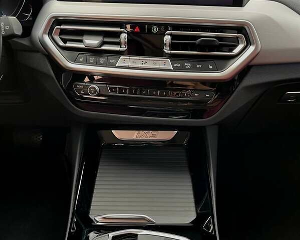 Черный БМВ iX3, объемом двигателя 0 л и пробегом 800 тыс. км за 42000 $, фото 1 на Automoto.ua