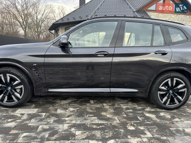 Черный БМВ iX3, объемом двигателя 0 л и пробегом 54 тыс. км за 39500 $, фото 19 на Automoto.ua