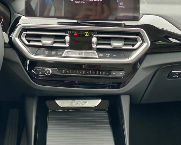 Черный БМВ iX3, объемом двигателя 0 л и пробегом 1 тыс. км за 39999 $, фото 11 на Automoto.ua
