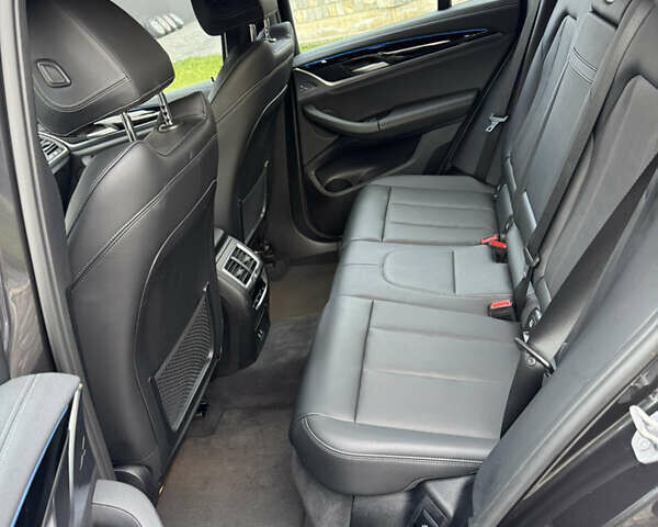 Черный БМВ iX3, объемом двигателя 0 л и пробегом 54 тыс. км за 39500 $, фото 11 на Automoto.ua