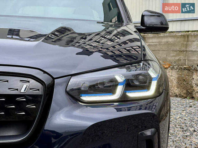 Черный БМВ iX3, объемом двигателя 0 л и пробегом 28 тыс. км за 45000 $, фото 4 на Automoto.ua