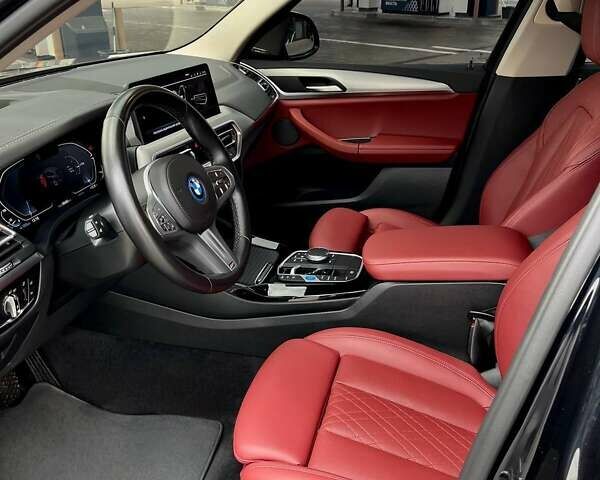 Черный БМВ iX3, объемом двигателя 0 л и пробегом 800 тыс. км за 42000 $, фото 7 на Automoto.ua