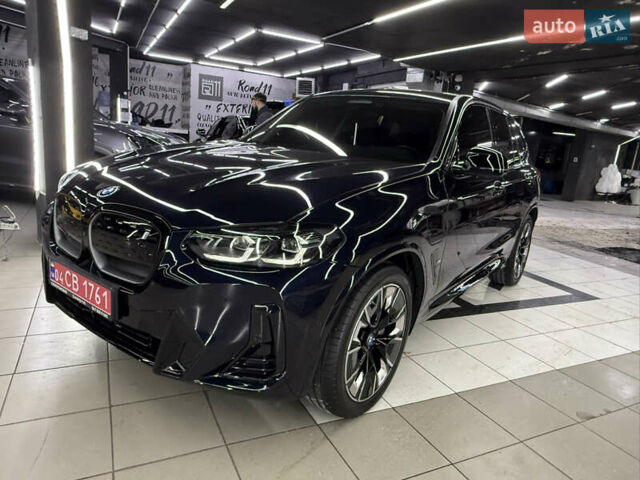 Черный БМВ iX3, объемом двигателя 0 л и пробегом 9 тыс. км за 42000 $, фото 3 на Automoto.ua