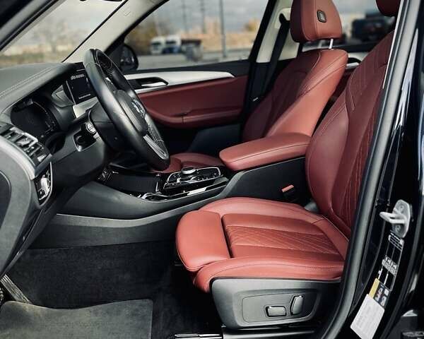 Черный БМВ iX3, объемом двигателя 0 л и пробегом 10 тыс. км за 40000 $, фото 20 на Automoto.ua