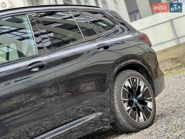 Черный БМВ iX3, объемом двигателя 0 л и пробегом 28 тыс. км за 45000 $, фото 7 на Automoto.ua