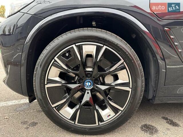 Черный БМВ iX3, объемом двигателя 0 л и пробегом 7 тыс. км за 37900 $, фото 29 на Automoto.ua