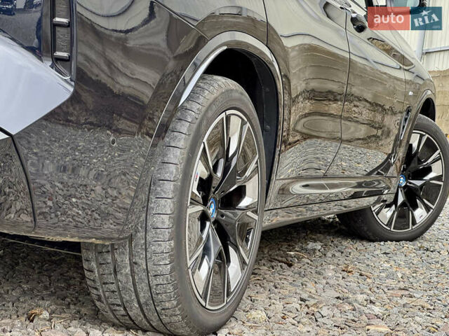 Черный БМВ iX3, объемом двигателя 0 л и пробегом 28 тыс. км за 45000 $, фото 20 на Automoto.ua