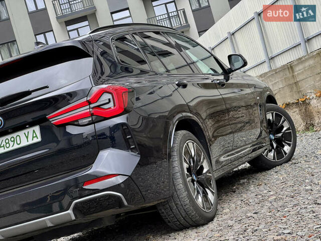 Черный БМВ iX3, объемом двигателя 0 л и пробегом 28 тыс. км за 45000 $, фото 17 на Automoto.ua
